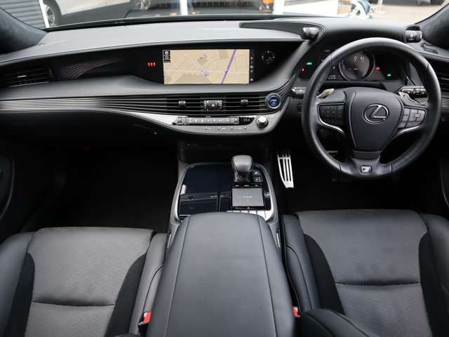 Lexus LS 2018-05 13705-7