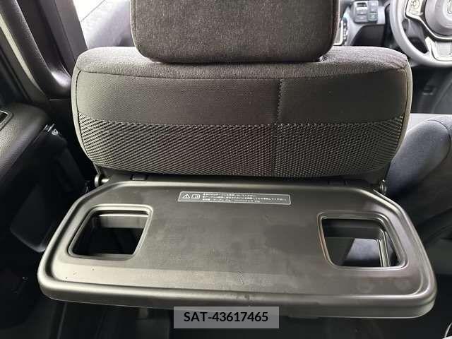 Honda N BOX CUSTOM 2023-11 219785-9