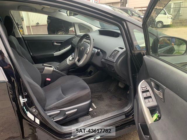 Toyota PRIUS 2012-10 282279-5