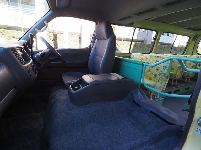 Nissan CARAVAN COACH 2004-07 13549-10