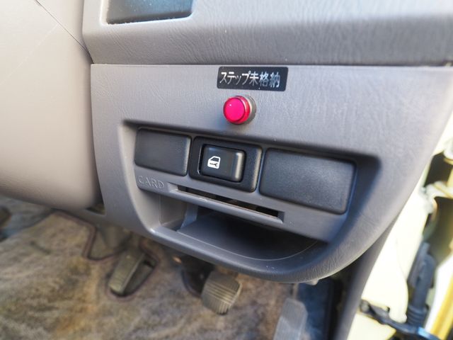 Nissan CARAVAN COACH 2004-07 13549-6