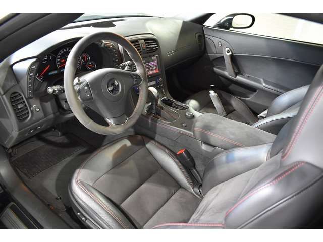 Chevrolet CORVETTE 2012-03 9879-3