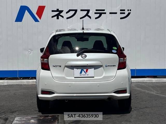 Nissan NOTE 2018-01 365319-16