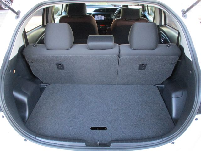 Toyota VITZ 2018-03 180408-17