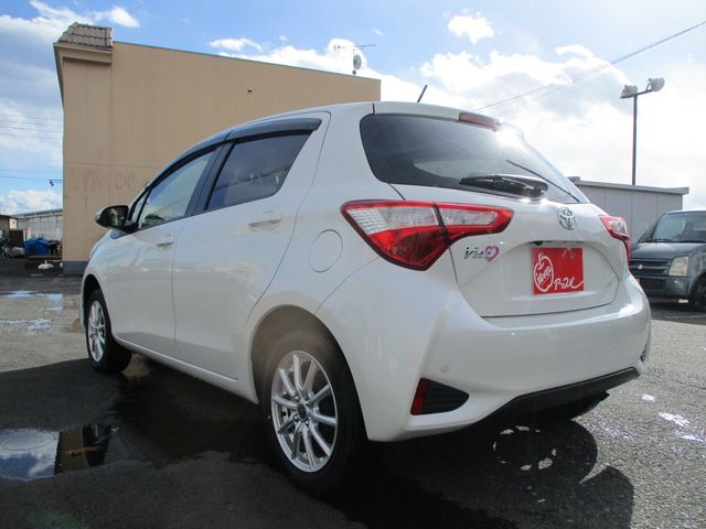 Toyota VITZ 2018-03 180408-6