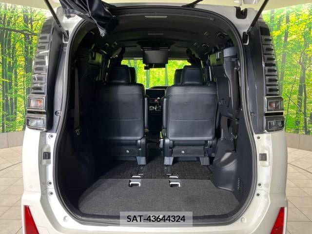 Toyota VOXY 2021-12 213725-11
