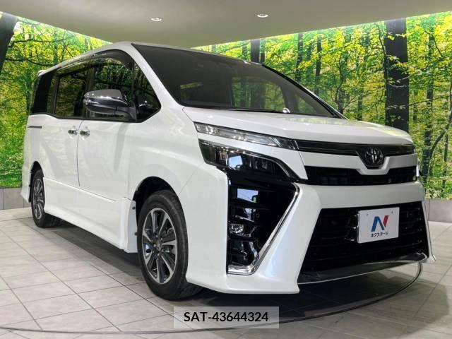 Toyota VOXY 2021-12 213725-17