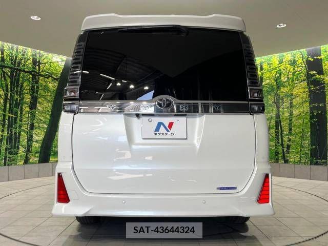 Toyota VOXY 2021-12 213725-16