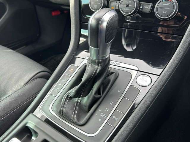 VolksWagen GOLF R 2019-06 194392-8