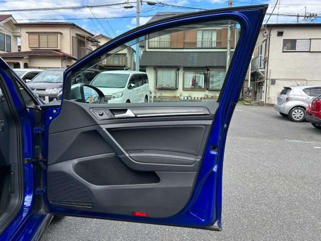 VolksWagen GOLF R 2019-06 194392-18