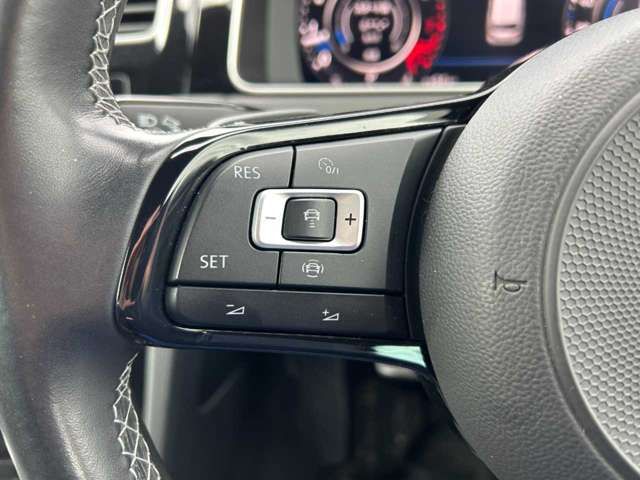 VolksWagen GOLF R 2019-06 194392-11