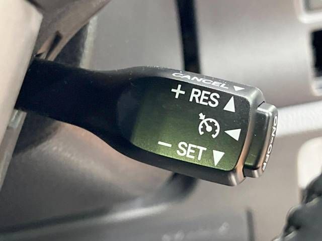 Toyota VOXY 2018-09 24189-6