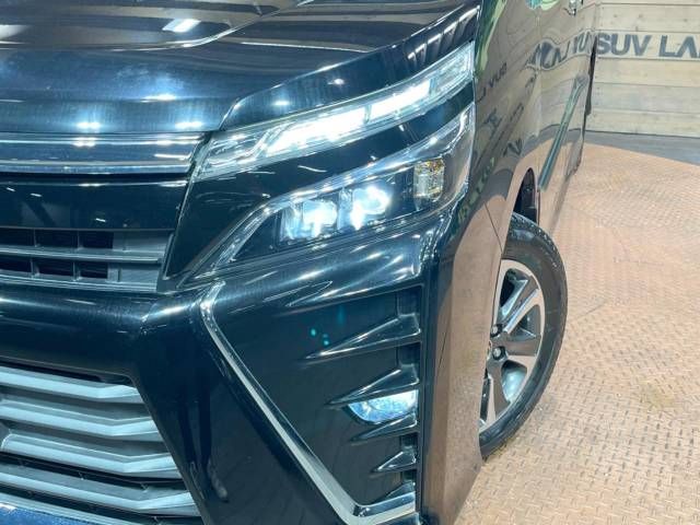 Toyota VOXY 2018-09 24189-12