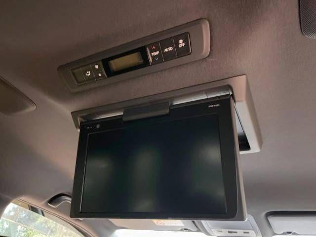 Toyota VOXY 2018-09 24189-2