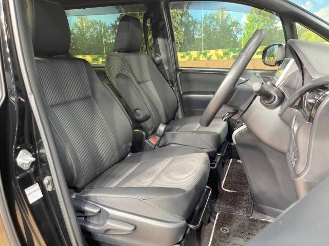Toyota VOXY 2018-09 24189-8