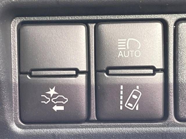 Toyota VOXY 2018-09 24189-4