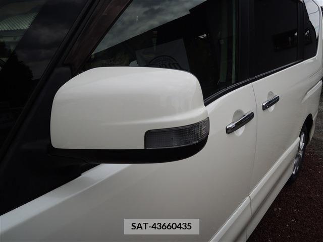 Nissan SERENA 2011-10 284215-7