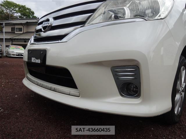 Nissan SERENA 2011-10 284215-4