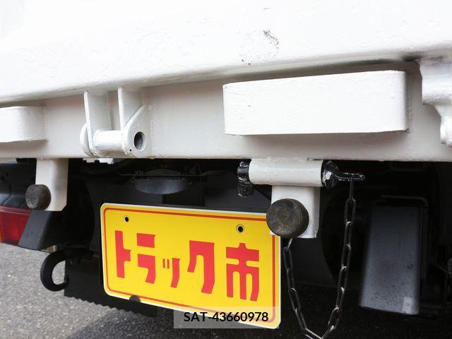 Hino DUTRO 2018-01 267711-8