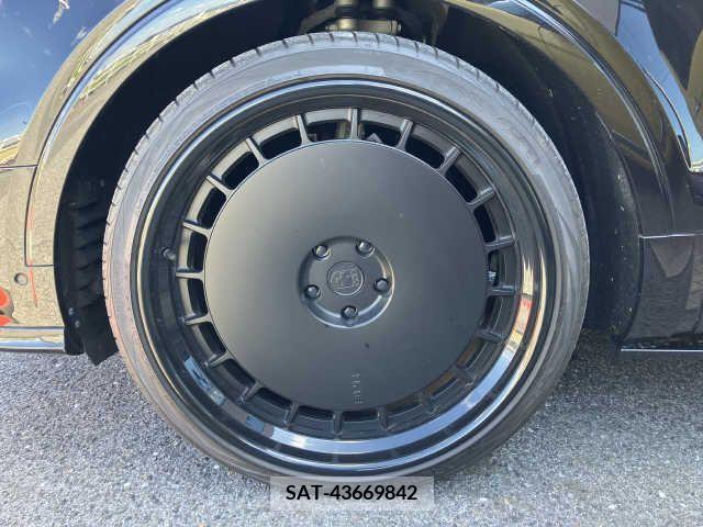 Bentley BENTAYGA 2022-11 293361-3