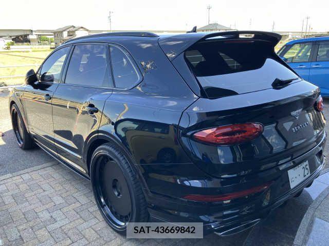 Bentley BENTAYGA 2022-11 293361-5