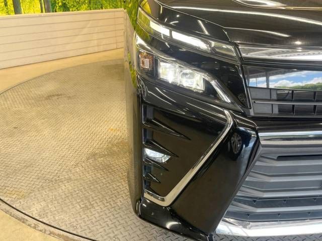 Toyota VOXY 2018-11 5507-13