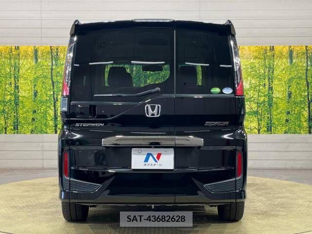 Honda STEP WGN 2018-03 368814-16