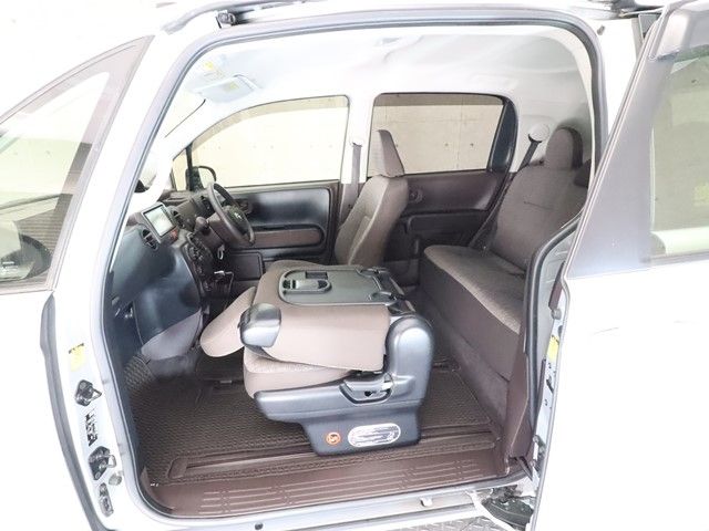 Toyota SPADE 2015-04 16083-5