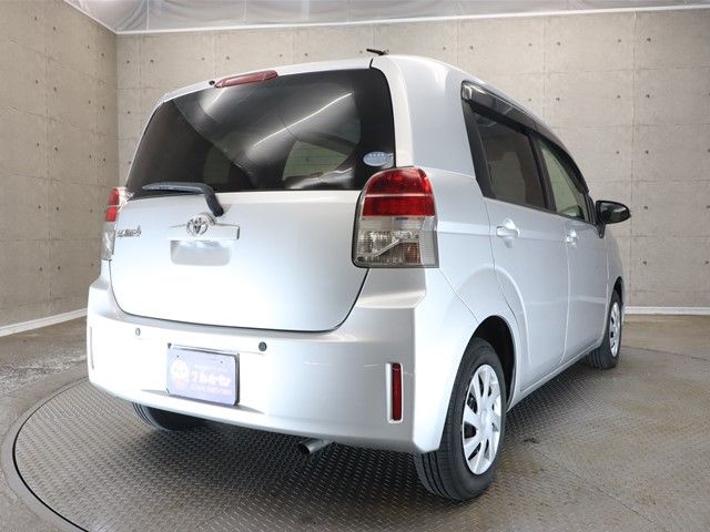 Toyota SPADE 2015-04 16083-1
