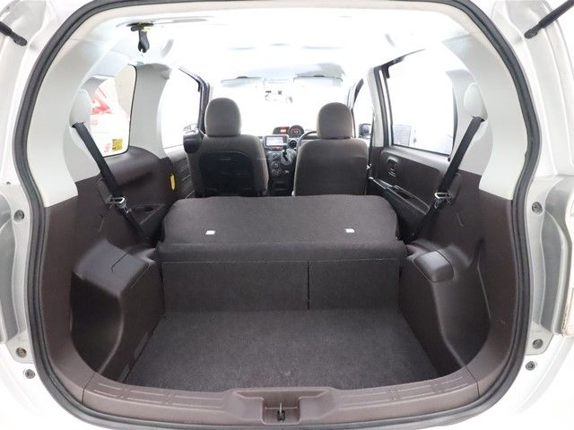Toyota SPADE 2015-04 16083-9