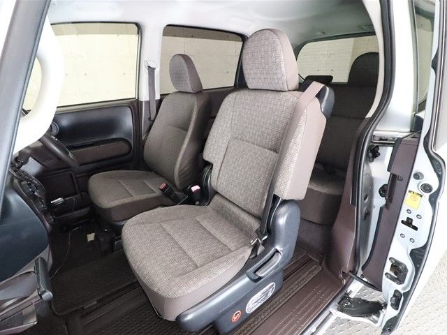 Toyota SPADE 2015-04 16083-6