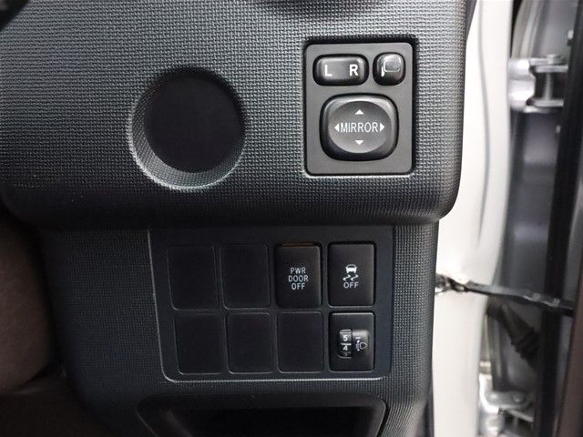 Toyota SPADE 2015-04 16083-12