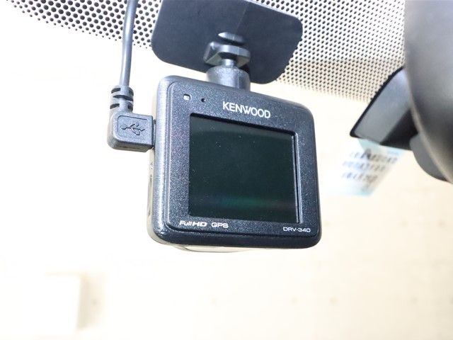 Toyota SPADE 2015-04 16083-17