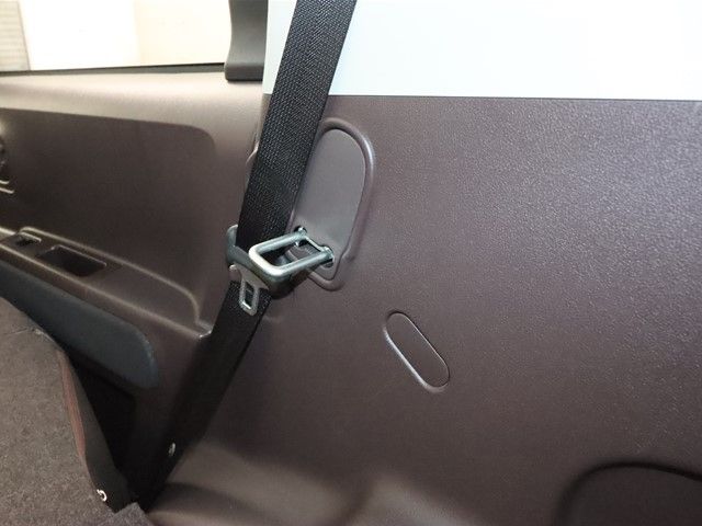 Toyota SPADE 2015-04 16083-27