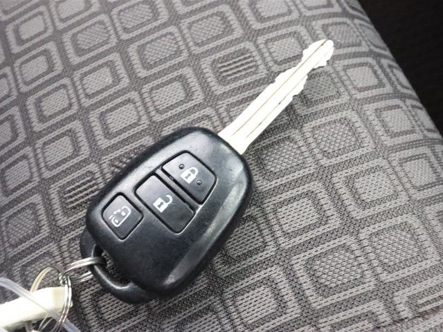 Toyota SPADE 2015-04 16083-26