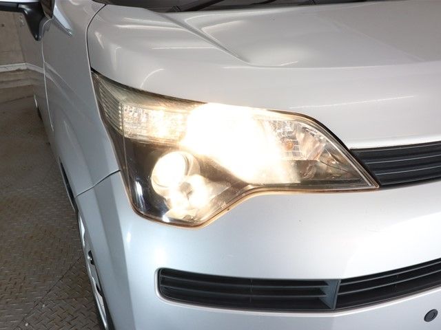 Toyota SPADE 2015-04 16083-18