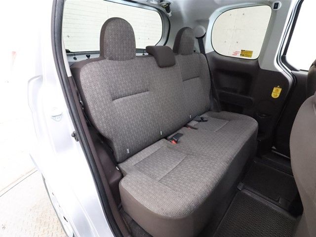 Toyota SPADE 2015-04 16083-4