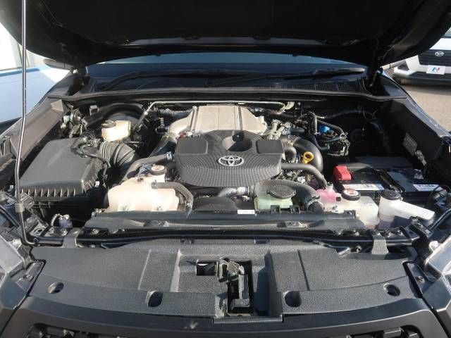 Toyota HILUX 2021-03 16777-17