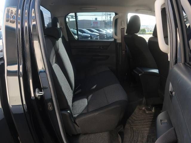 Toyota HILUX 2021-03 16777-8