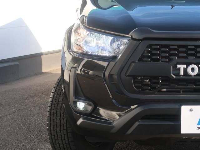 Toyota HILUX 2021-03 16777-11