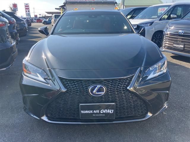 Lexus ES 2019-02 181723-1
