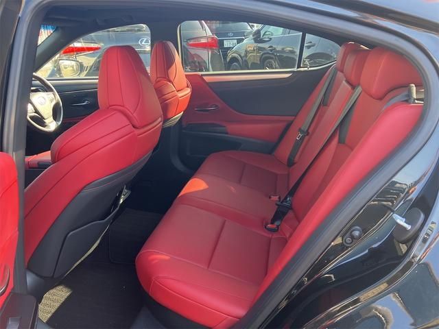 Lexus ES 2019-02 181723-16