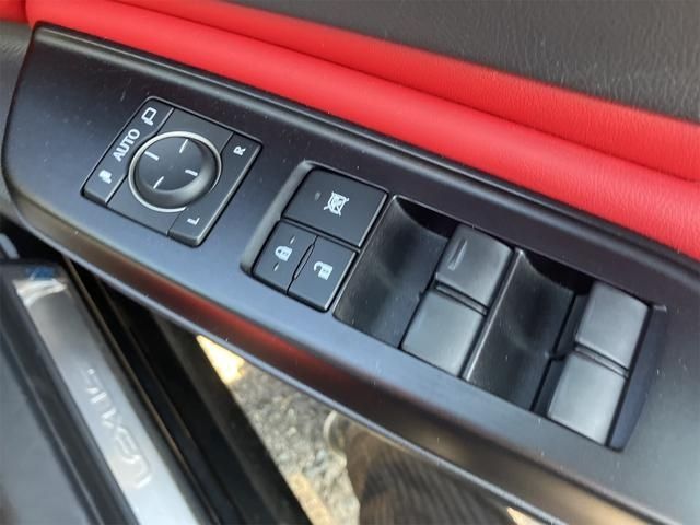 Lexus ES 2019-02 181723-26