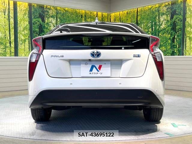 Toyota PRIUS 2016-09 211686-15