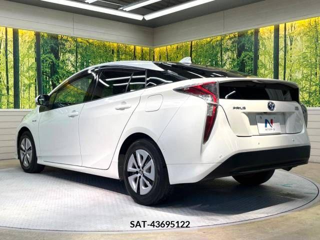 Toyota PRIUS 2016-09 211686-17