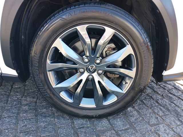 Lexus NX 2017-02 25439-7