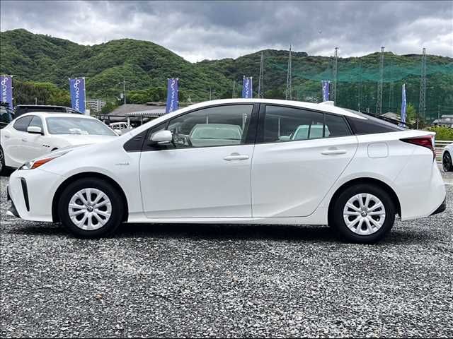 Toyota PRIUS 2019-03 2917-6