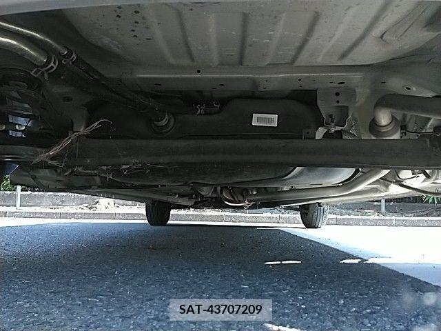 Suzuki ALTO 2018-10 305082-8