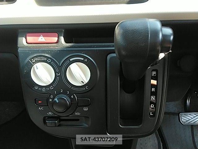 Suzuki ALTO 2018-10 305082-5