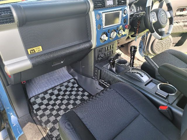 Toyota FJ CRUISER 2013-06 10576-24